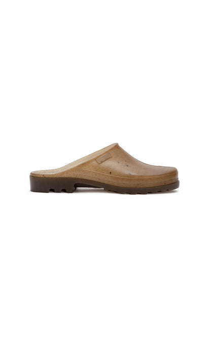 Plümo- Opana Mules: Tan hemp fibre slip-on clog with a brown sole, shown side view on a white background.