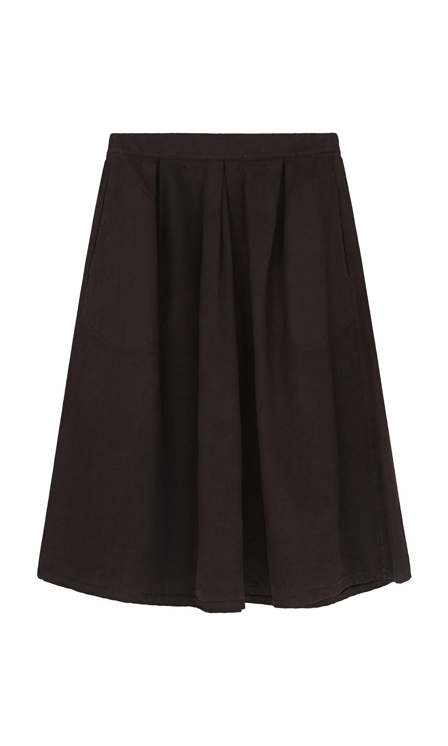 Plümo- The Allard Skirt is a black, knee-length cotton twill skirt with pleats and side pockets on a white background.
