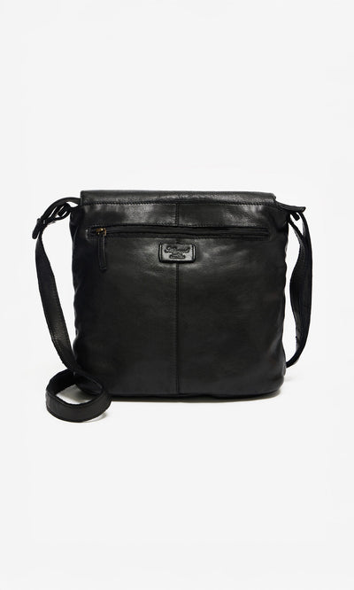 Plümo- Beck Crossbody Bag in black leather with front zipper pocket and adjustable strap, displayed on white background.