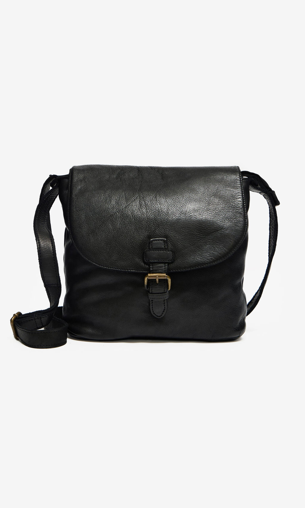 Plümo- Beck Crossbody Bag: black leather with flap closure, British buckle detail, and adjustable strap on white background.