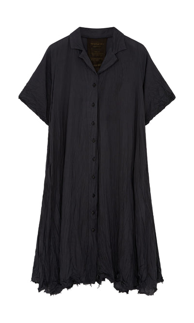 Plümo- The Brook Crinkle Dress is a relaxed-fit, short-sleeve black cotton shirt dress with a subtle collar and crinkled texture.