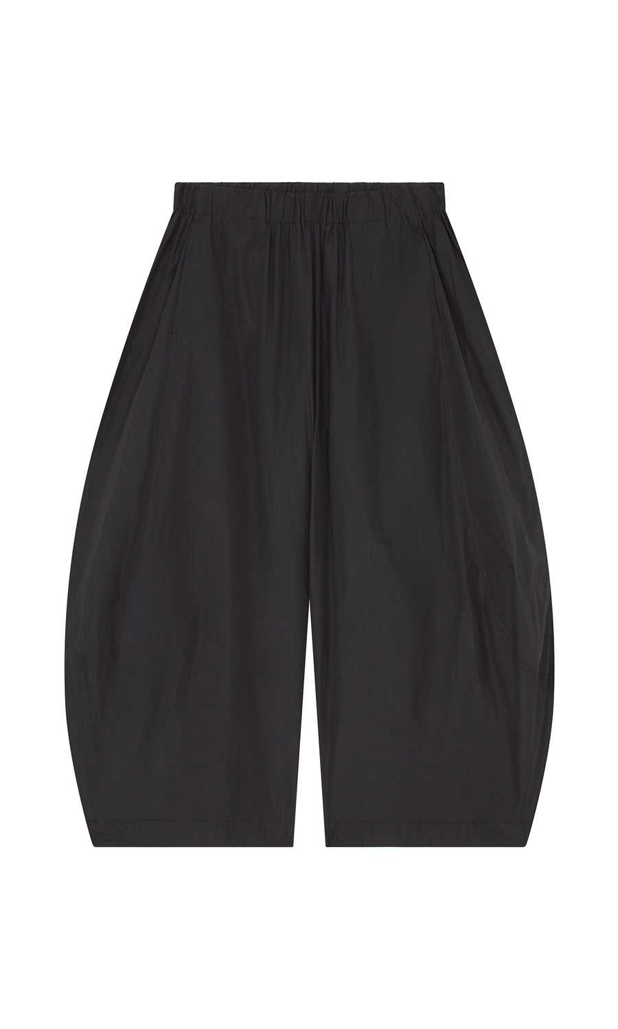 Plümo  Hooley Pants: black, wide-leg balloon shorts with elasticated waist, displayed flat on a white background.