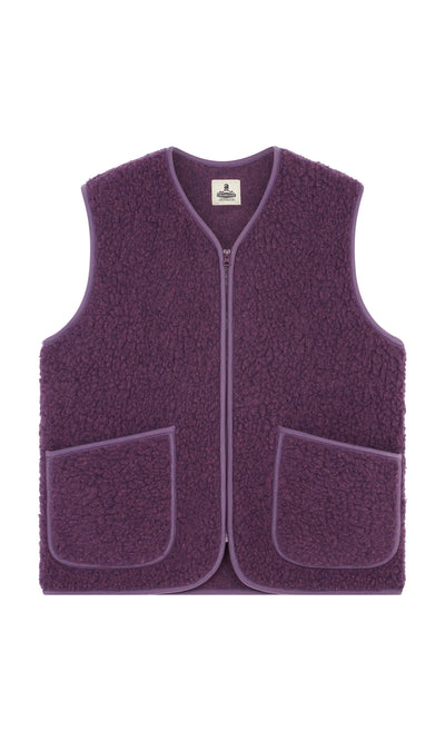 Plümo  Maylin Gilet in purple fleece with two front pockets and zipper, shown on a white background.