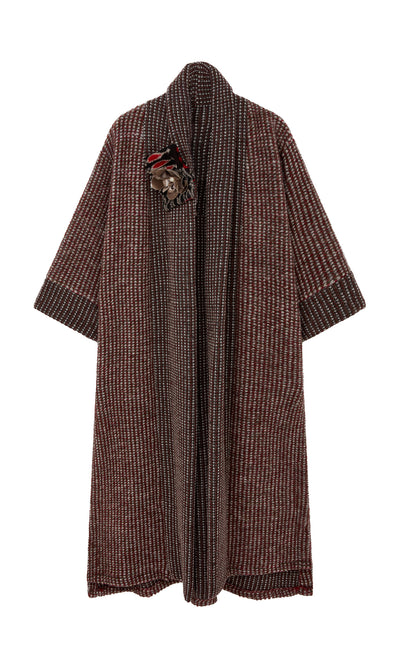 Plümo  Cordova Coat: maxi wool, wide sleeves, detachable brooch—made in Italy for timeless elegance.