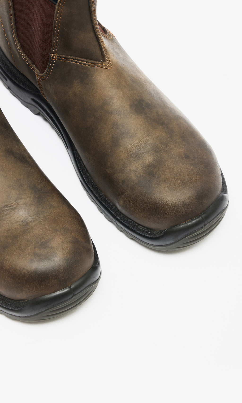 Plümo  Blunstone Boots - Rustic Brown: Durable leather boots with black soles, ideal for all-weather wear.