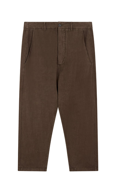 Plümo- Caper Pants - Brown: Relaxed straight-leg linen chinos with side pockets and front button-zip closure.