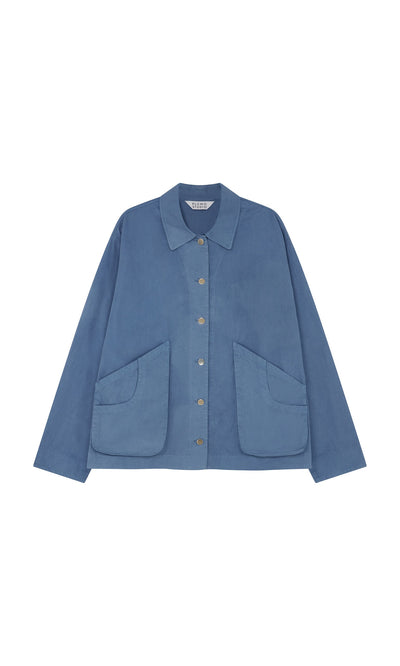 Plümo- Flanders Jacket - French Blue cotton canvas with large front pockets and classic collar, laid flat on white background.