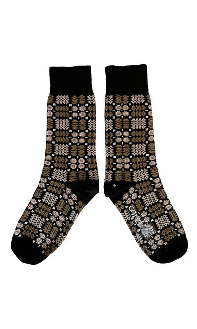 Plümo  Welsh Socks - Soot: Geometric black, beige  white socks in Italian-spun cotton for everyday comfort.
