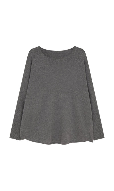 Plümo- Oversized Grey Cashmere Jumper with wide neckline, ribbed cuffs, and curved hem.