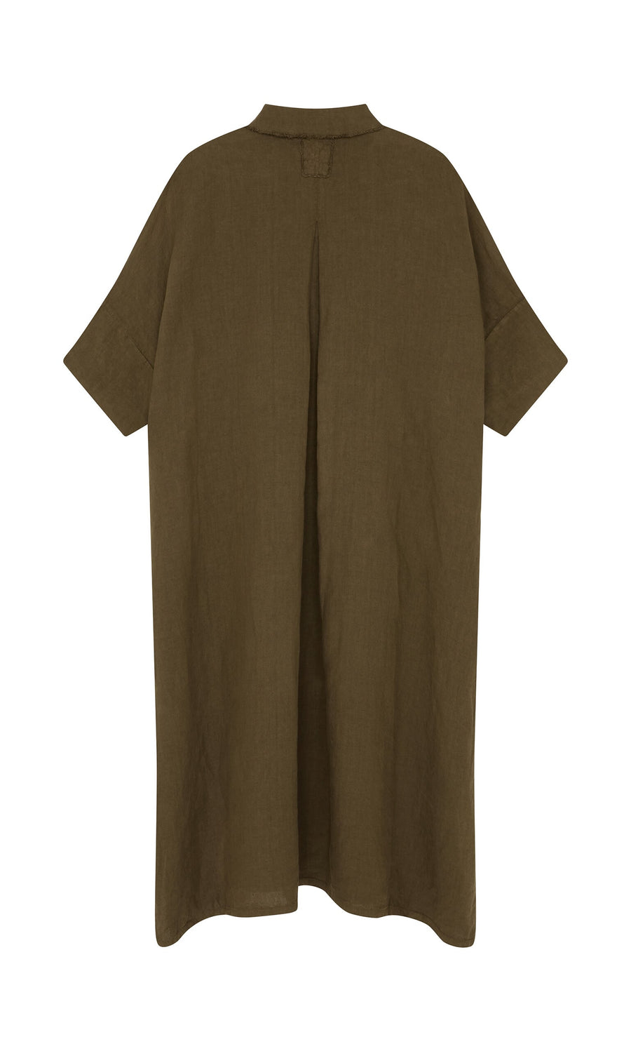 Plümo- Back view of the Hockley Linen Dress—a loose, short-sleeved shirt dress with a center pleat.