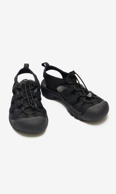 Plümo- Black Newport Sandals with arch support and bungee laces—ideal for outdoor adventures.