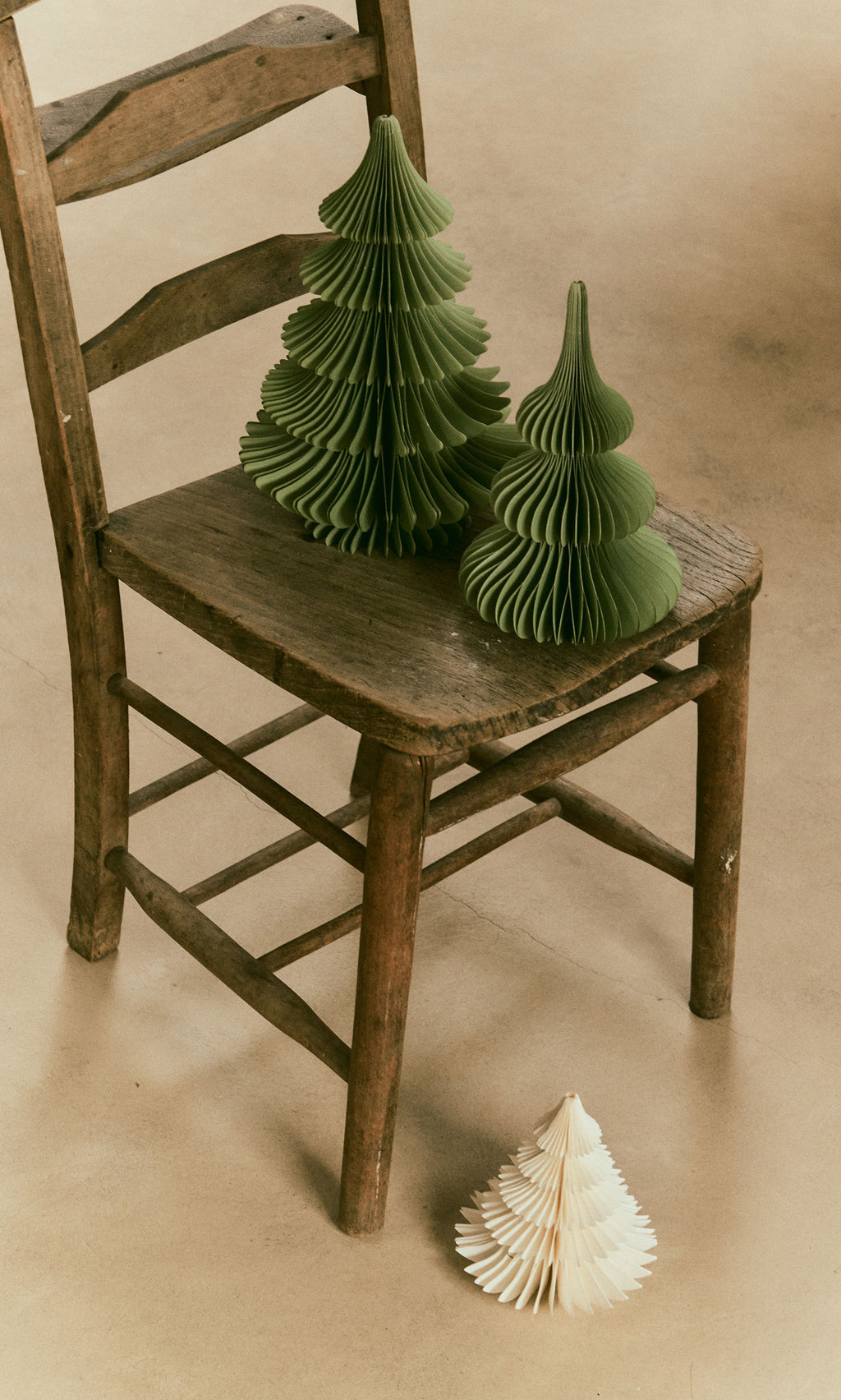 A Folded Paper Honeycomb Spruce Tree – Plümo Ltd