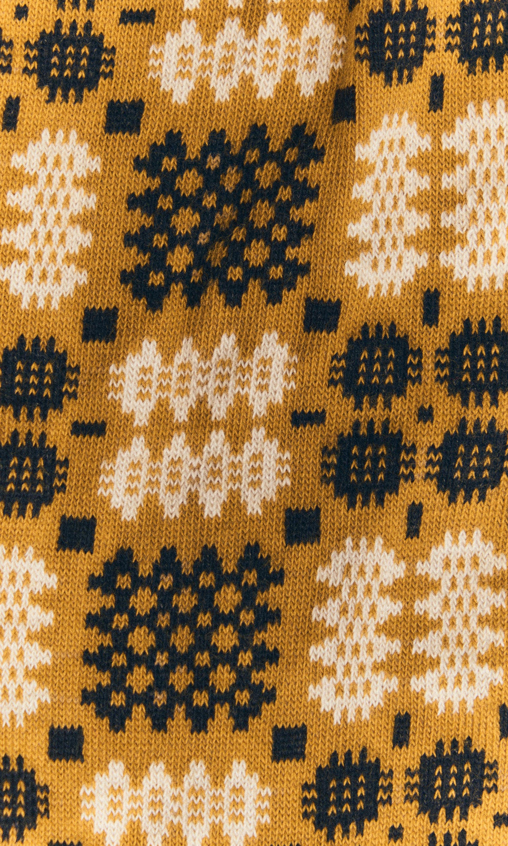 Plümo  Welsh Socks - Gold: Italian-spun yellow cotton with blue and white geometric rows for a refined tapestry look.