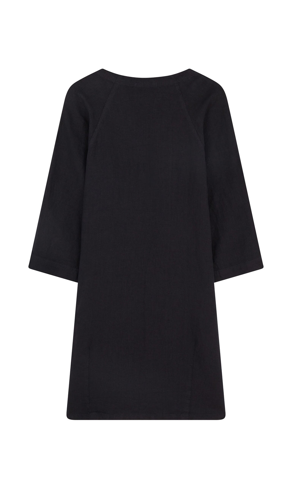 Plümo- Back view of the Raglan Dress in black with bracelet-length sleeves and a simple, straight silhouette.