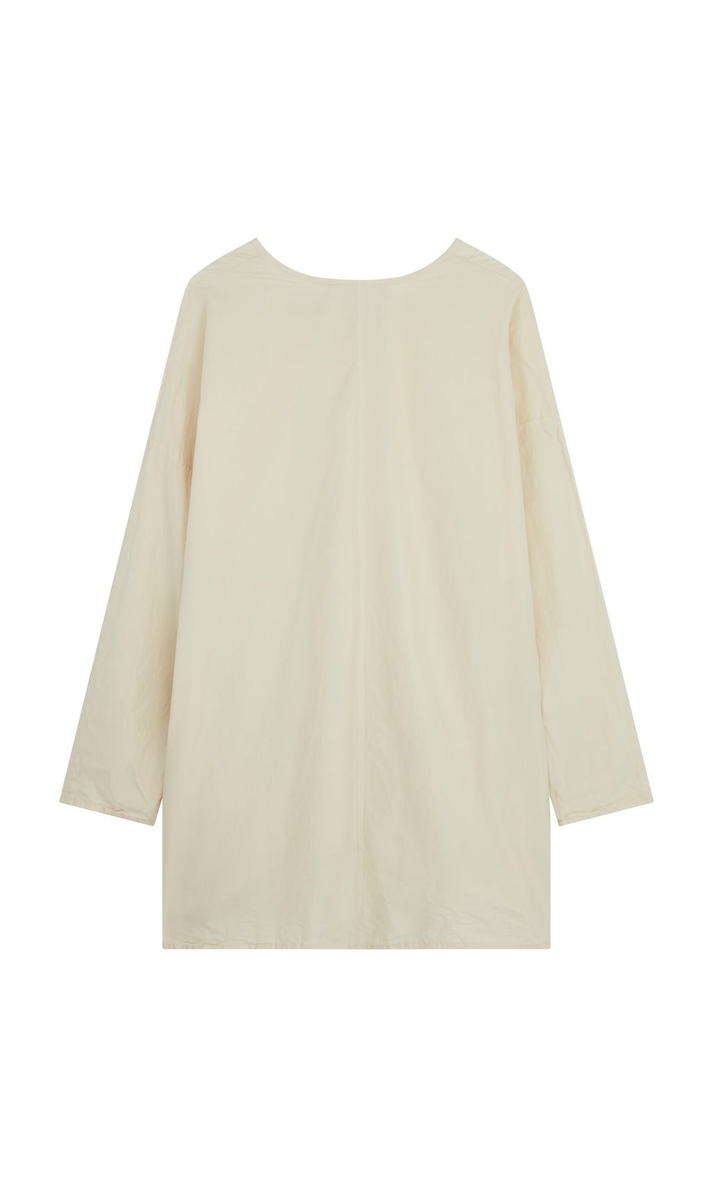 Plümo- Stroh Blouse: Long-sleeved, loose cotton poplin with asymmetric hem, shown from the back on a white background.