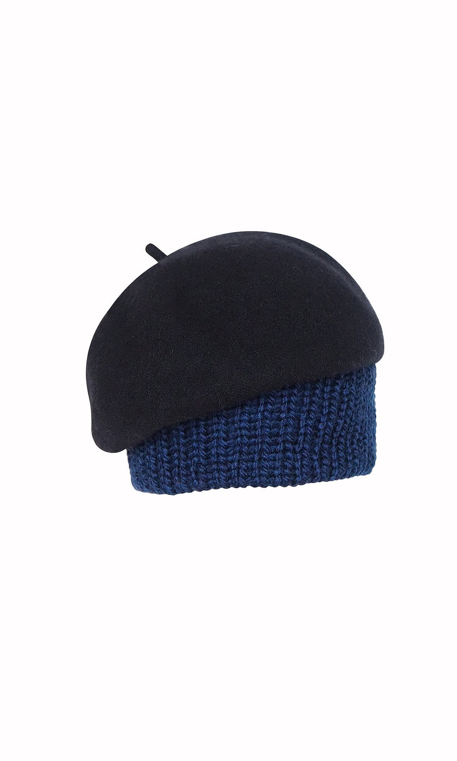 Plümo- The Ashmere Beret features a black design with a navy knit brim, adding timeless style to any outfit.