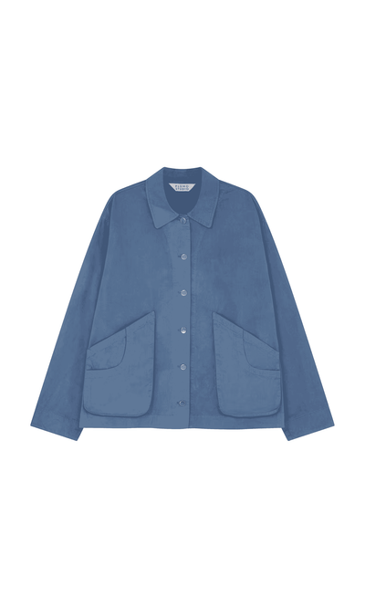 Plümo- Flanders Jacket French Blue - Seconds: cotton canvas workwear with collar, two front pockets, shown on white background.