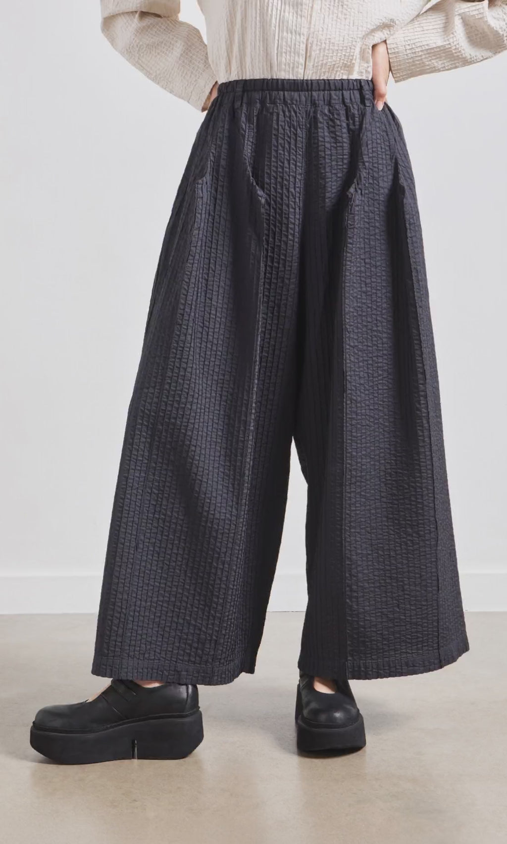 Kiri Pintuck Pants