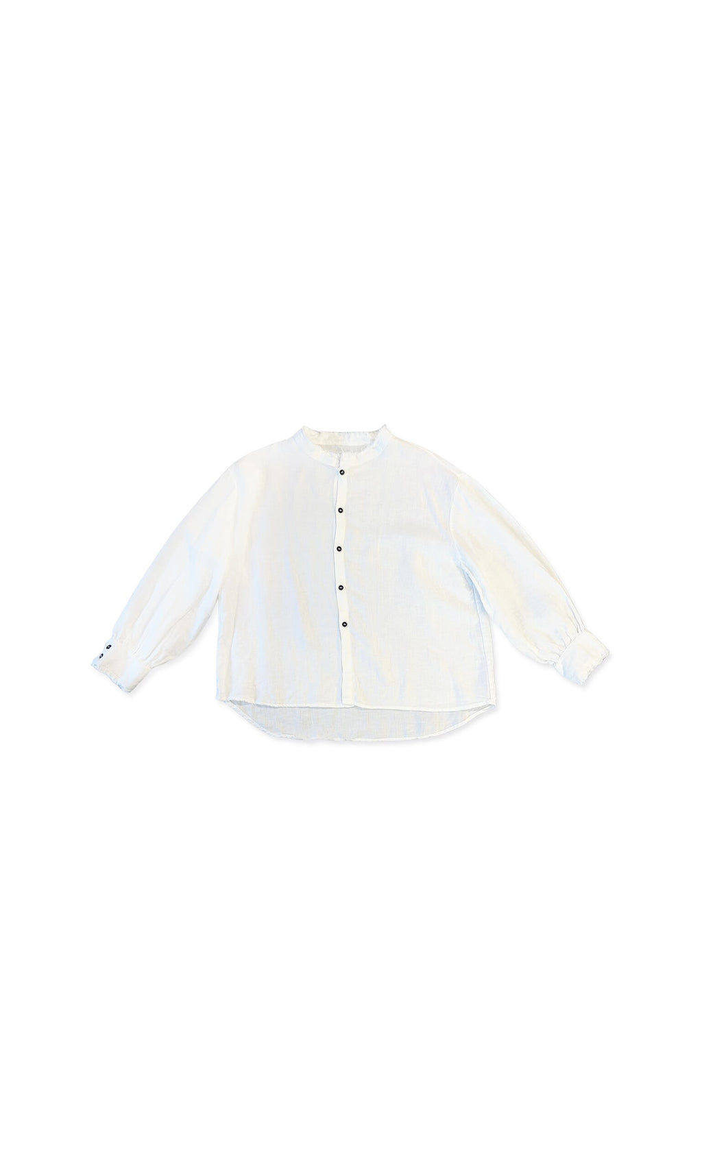 Plümo- Aera Blouse - White: white linen shirt with black buttons, round collar, and puffed sleeves on white background.
