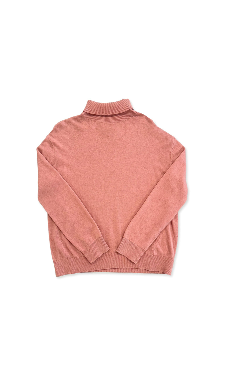 Plümo- The Evara Polo Knit is a rose long-sleeve lightweight wool turtleneck sweater laid flat on a white background.