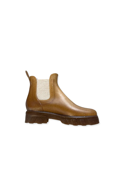 Plümo- Side view of Hemp Ankle Boots - Photoshoot Sample with chunky sole, beige panel, isolated on white background.