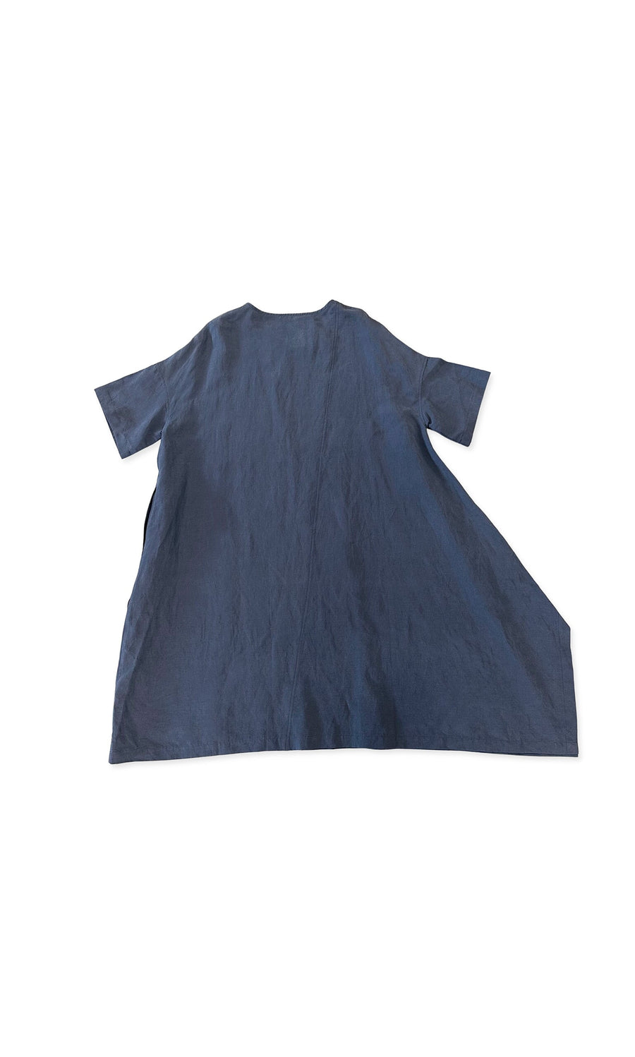 Plümo- Jao Dress in navy, loose-fitting and short-sleeved, oversized cotton shown flat from the back on white background.