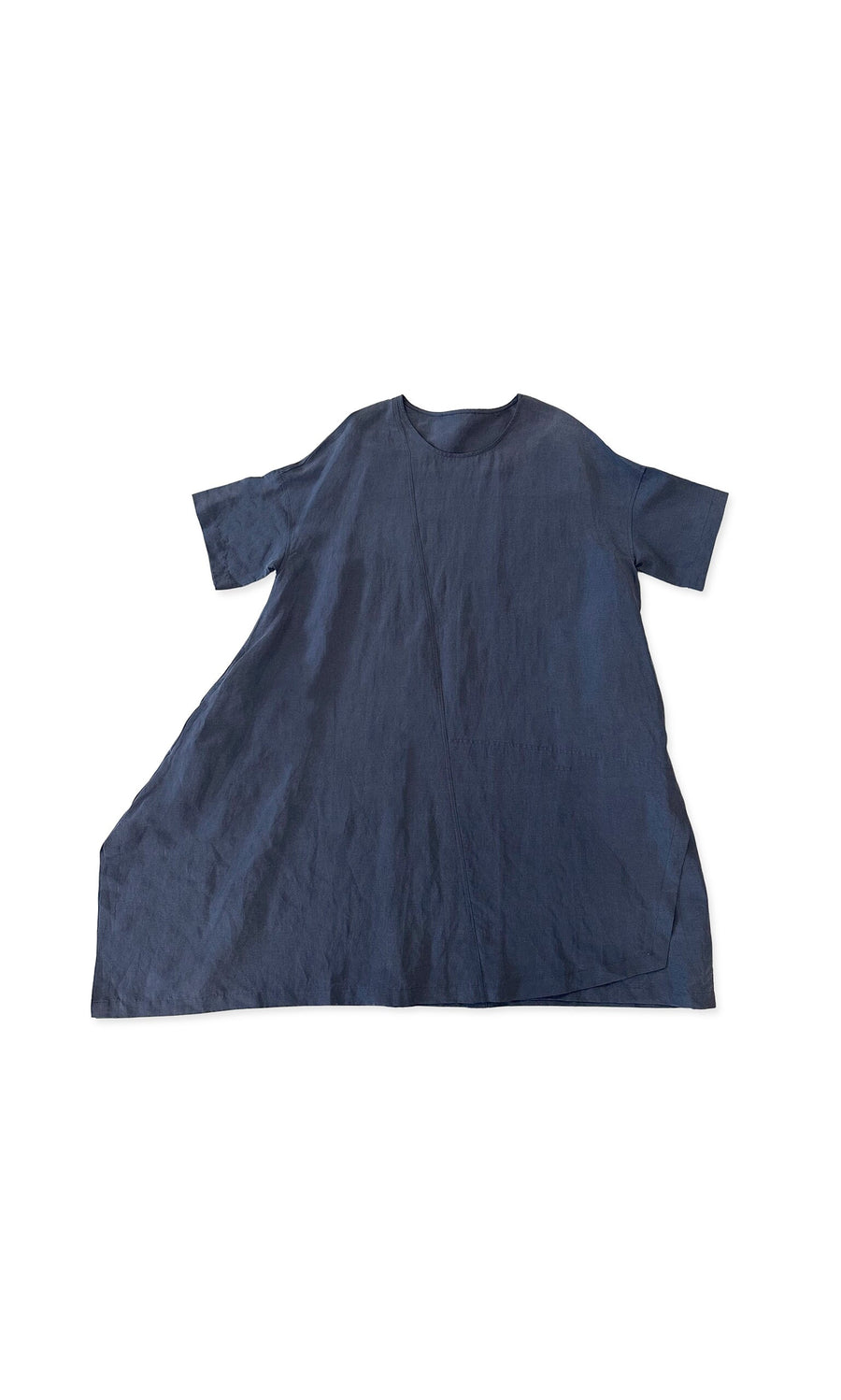 Plümo- The Jao Dress: a loose-fitting, navy blue linen dress with short sleeves and a relaxed silhouette.