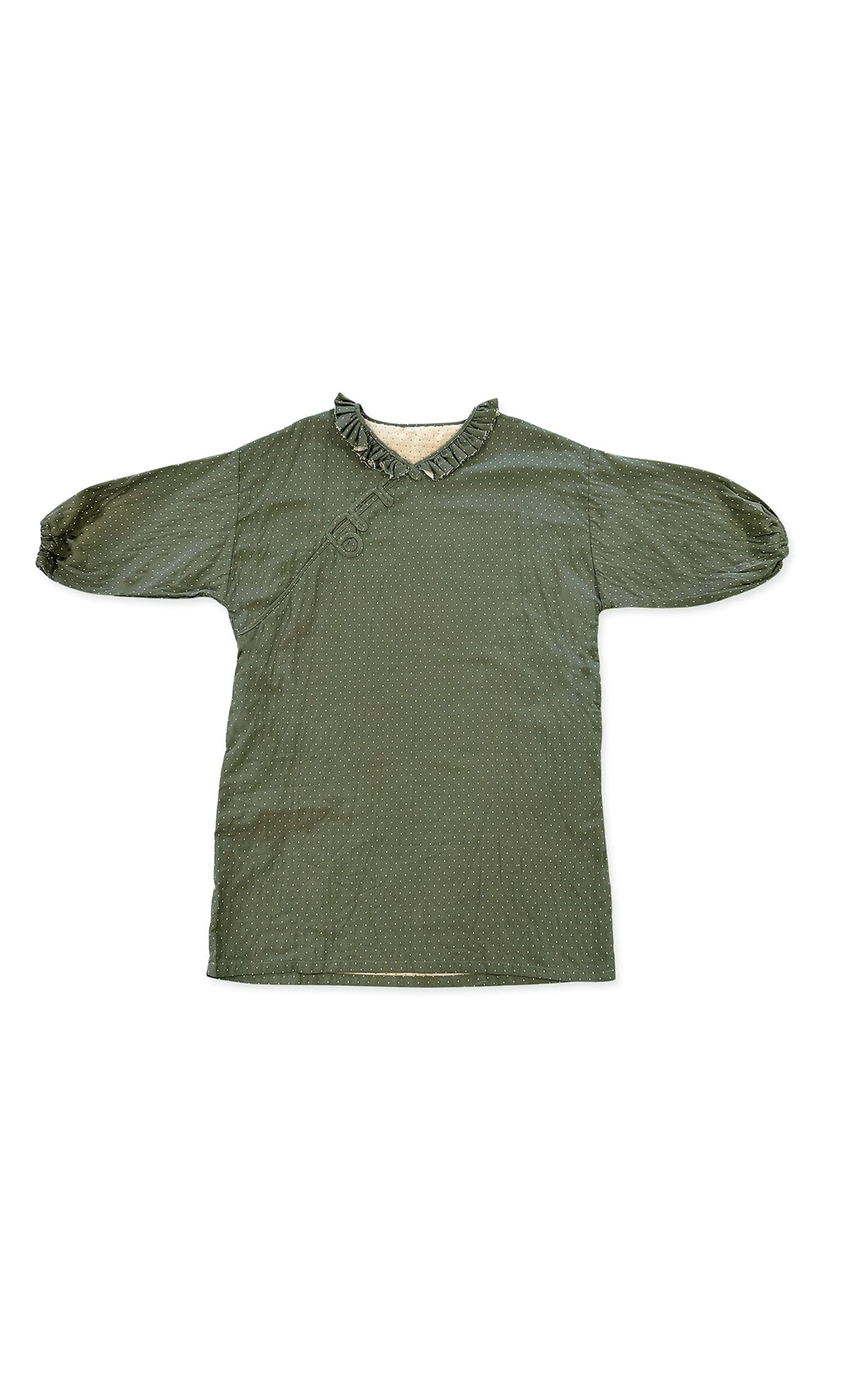 Plümo- The Pippin Dress is a relaxed fit, long-sleeved dark green dress with a ruffled collar and puffed sleeves.