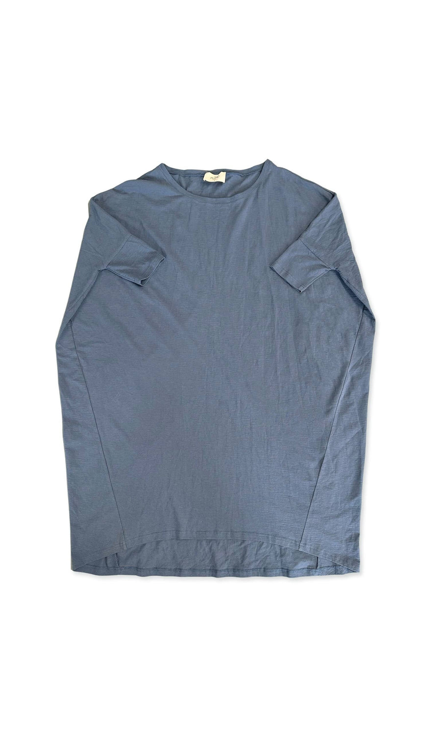 Plümo- A Parse Dress in relaxed fit, short sleeves, blue stretch jersey, laid flat on a white background.