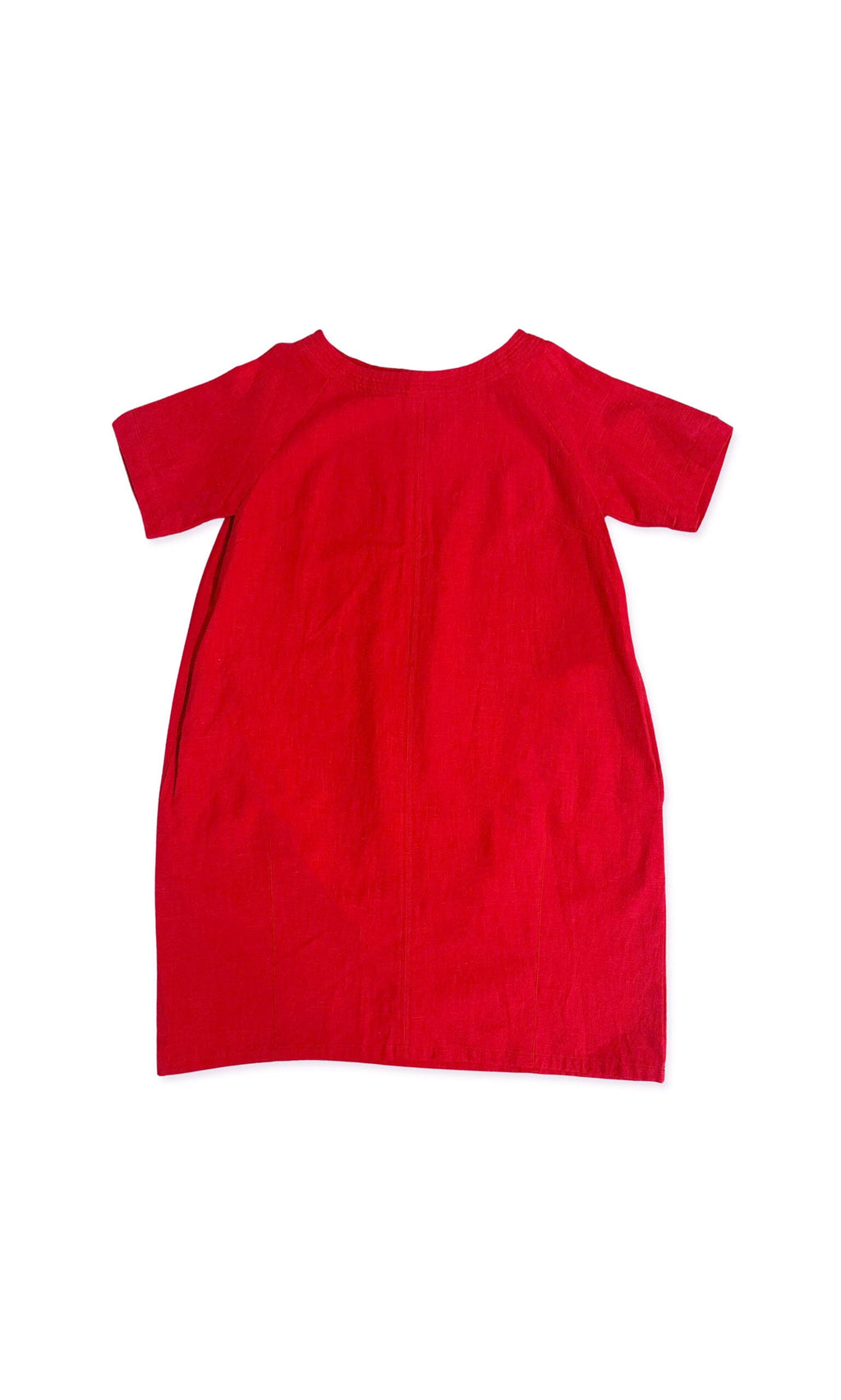 Plümo- The Vale Linen Dress is a short-sleeved, loose red dress with a circular silhouette on a white background.